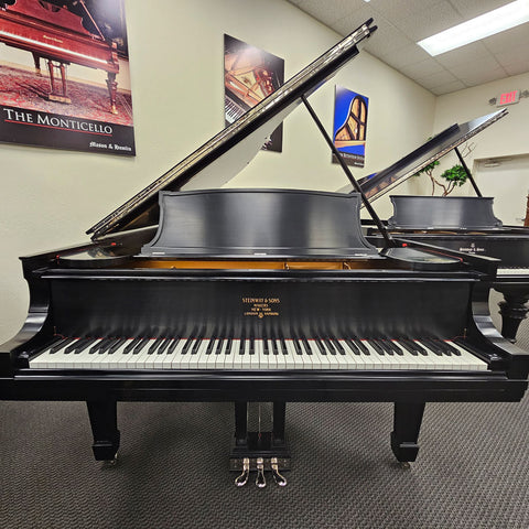 Steinway & Sons Model B